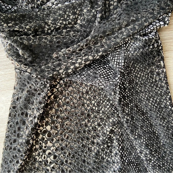 RACHEL ROY Black Snakeskin Print Gathered Textured Dress - Picture 16 of 16